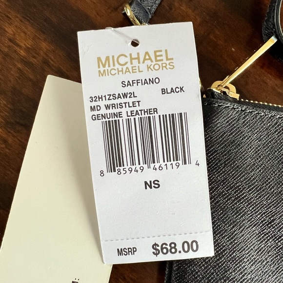 Michael Kors Saffiano Wristlet - Picture 7 of 8